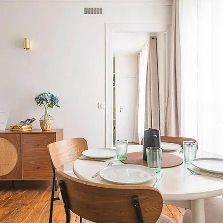 Fully Equiped Near Cathedral Apartment Reims