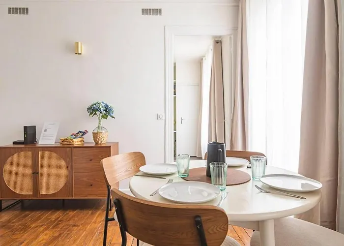 Fully Equiped Near Cathedral Apartment Reims