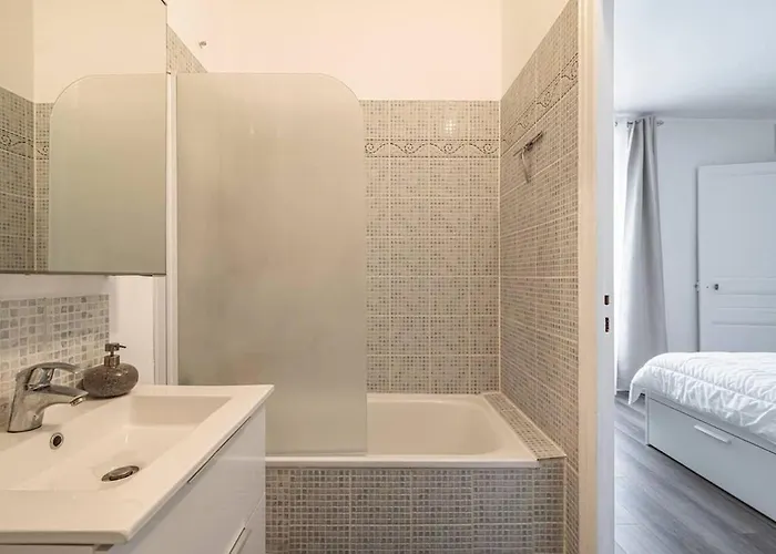 Fully Equiped Near Cathedral *