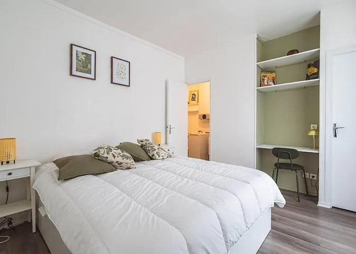 Fully Equiped Near Cathedral